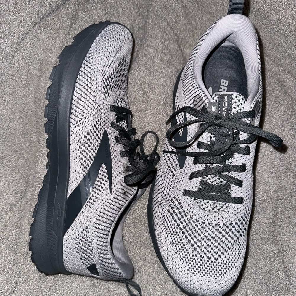 Brooks Revenge 5 Running Shoes - Men’s Size 8.5